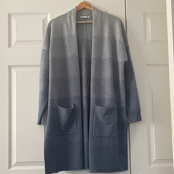 Athleta Ombre Spirit Wool Cashmere Wrap in Blue Star/Chrome Blue Size Medium - Picture 3 of 13